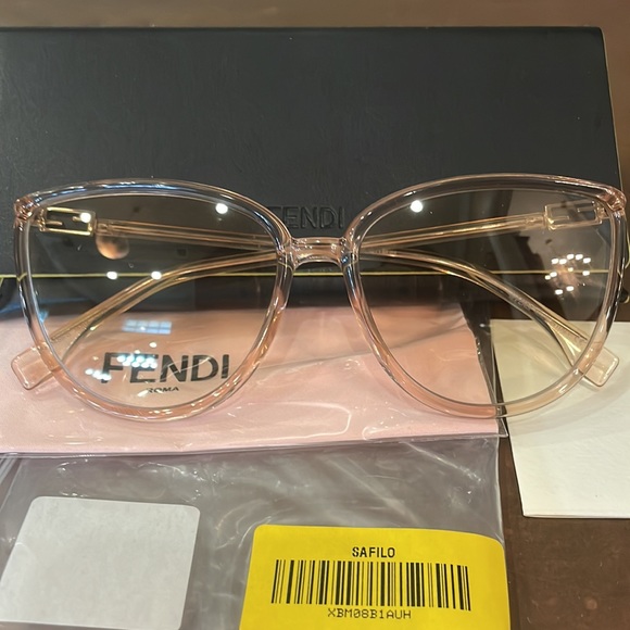 Like New Fendi Cat-Eye Gradient Sunglasses - Picture 9 of 17